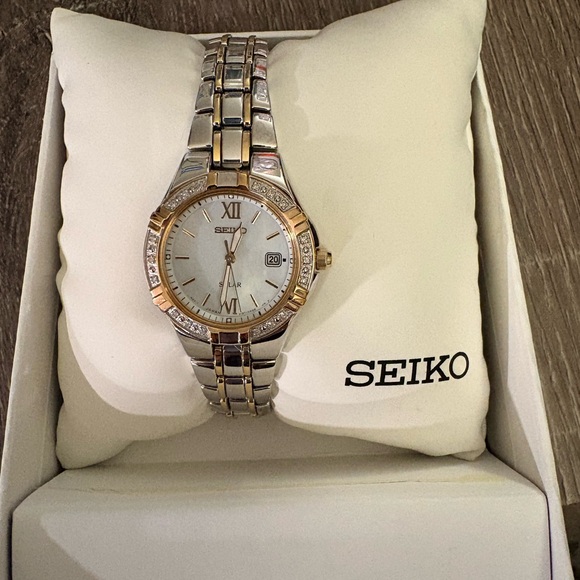 Seiko Accessories - Seiko Women's Silver and Gold Watch